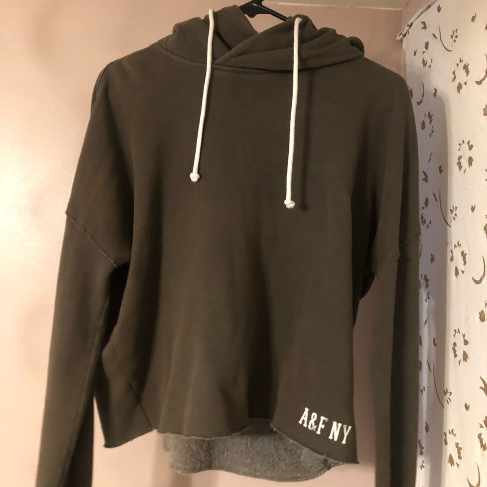 cropped a&f hoodie